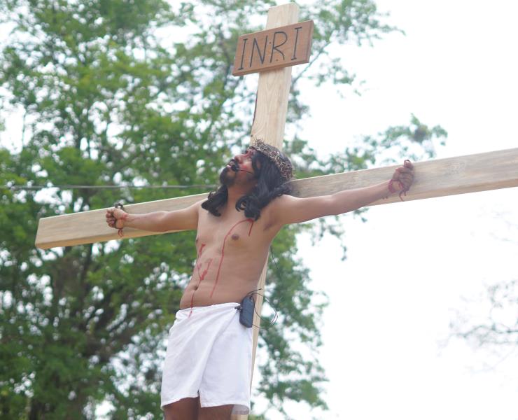 Devoción y fe en la representación de Jesucristo en San Miguel

