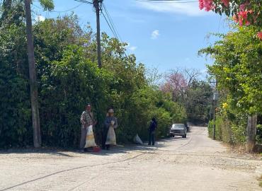 Trabajadores de Ecología mantienen limpias las calles