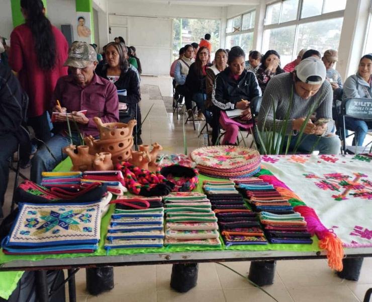 Estado impulsa la  artesanía indígena