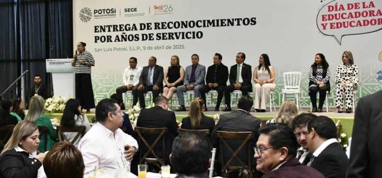 Reconocieron labor de las educadoras