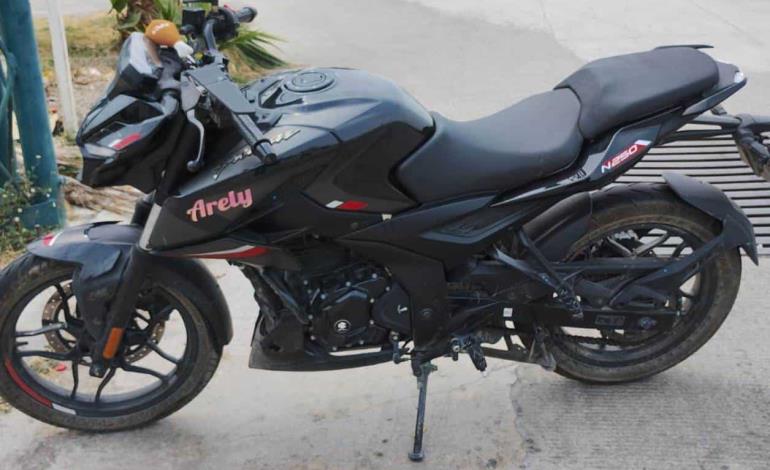 Moto chocó contra flamante camioneta                              