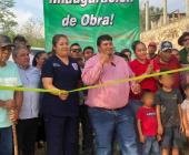 Alcalde inauguró una ampliación eléctrica 