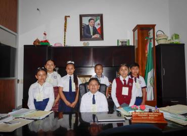 Niño Nereo Alesandro funge como presidente Municipal por un día