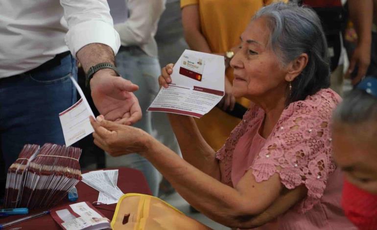 Miles recibirán becas federales