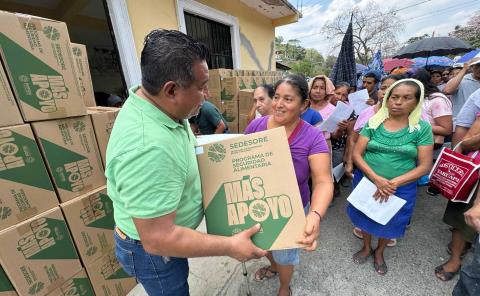 Arranca entrega de apoyos alimentarios a familias