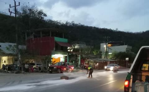 Motociclistas derraparon