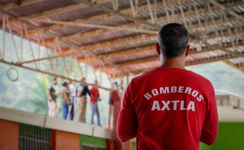 Realizan simulacro de prevención en la primaria Emiliano Zapata