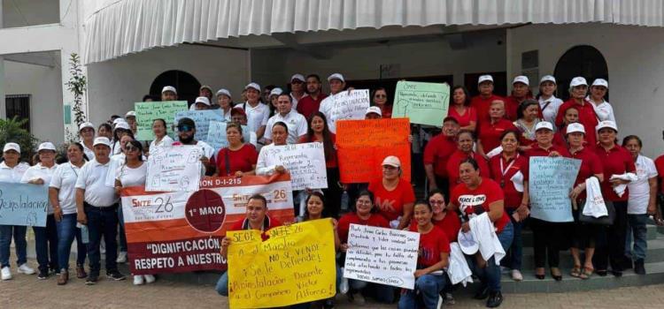 Truenan contra líder del SNTE Truenan contra líder del SNTE