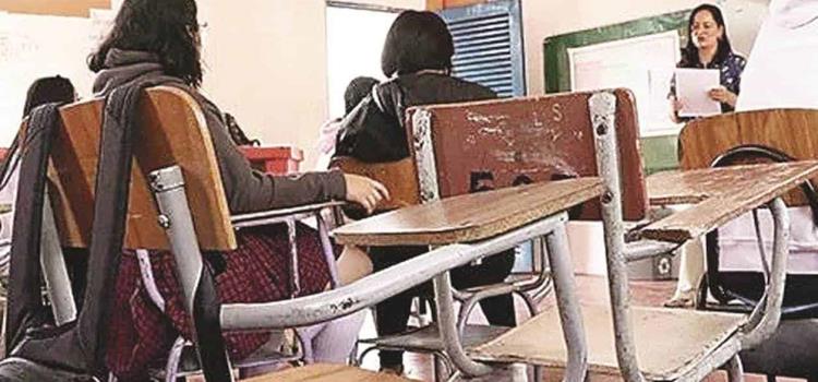 Miles dejan las escuelas Miles dejan las escuelas