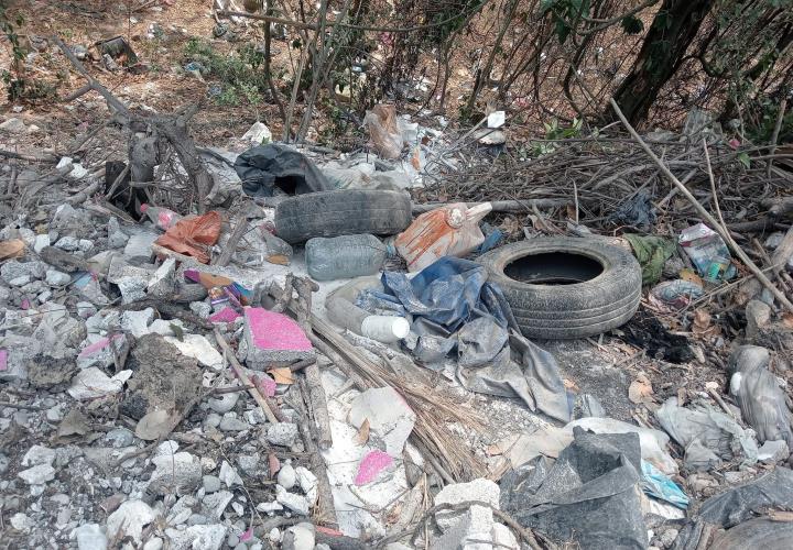 Denuncian basurero clandestino en Choteco