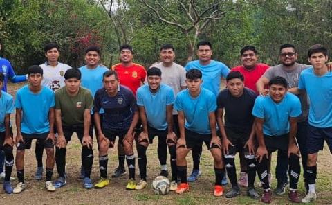 Panteras–Uniformes el 13 cerca de la final en Amajac
