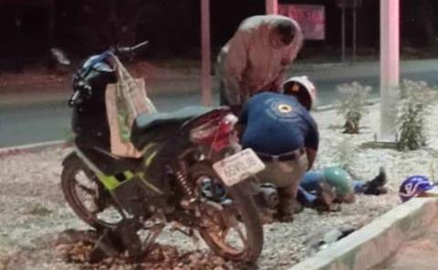 MOTOCICLISTA HERIDO AL DERRAPAR Y CAER
