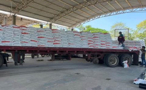 Revenden fertilizantes
