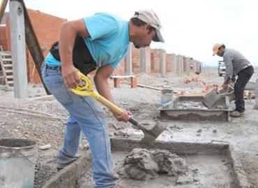Albañiles exigen seguridad social