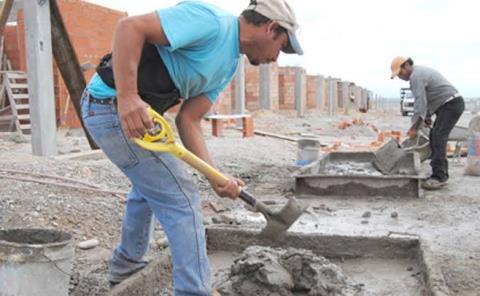 Albañiles exigen seguridad social