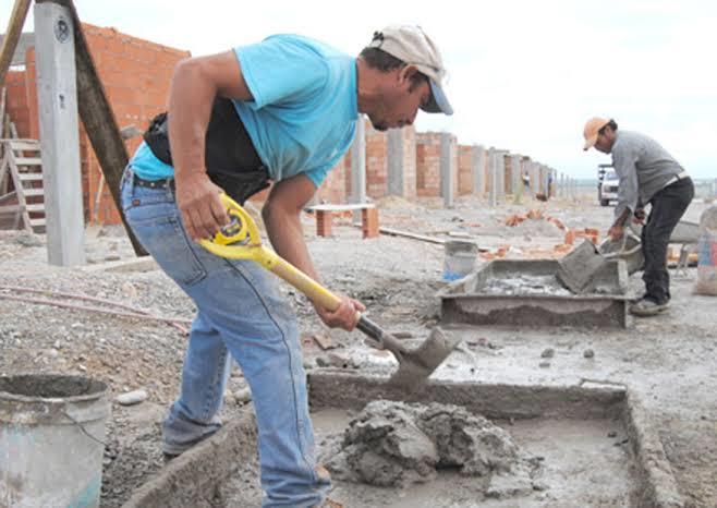 Albañiles exigen seguridad social