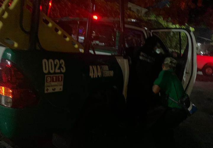 Hombre resulta con lesión en la cabeza tras caída