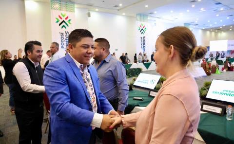 Marichuy Rivera participó en encuentro estatal sobre el agua en SLP
