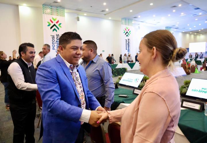 Marichuy Rivera participó en encuentro estatal sobre el agua en SLP