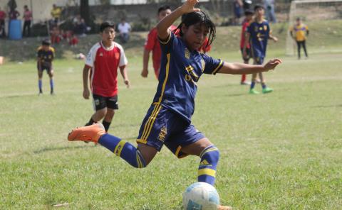 Empiezan semifinales del balompié infantil B
