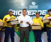 Alcalde entregó  apoyos a Red Fox