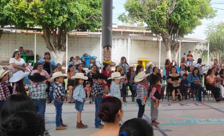 Escuelas realizaron festejo a las madres