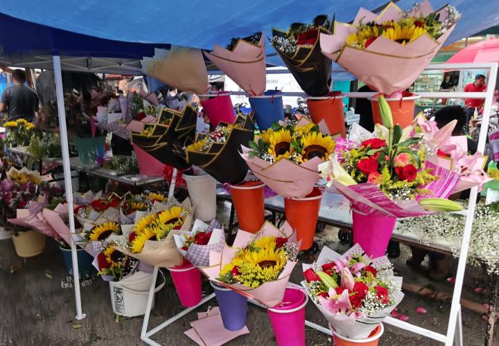 Esperan floristas repunte en ventas