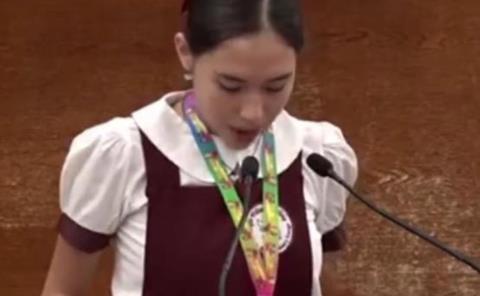 Niña participó En parlamento

