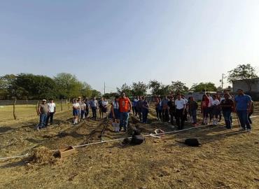 Continúan proyecto  de huerto en Cobach 