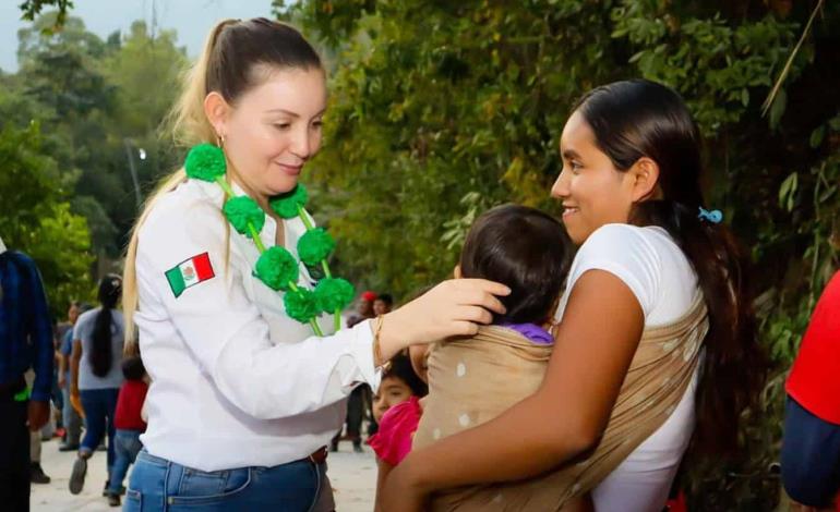 Marichuy Rivera  felicitó a mamás