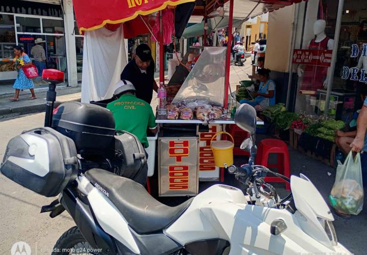 Refuerza Protección Civil medidas de seguridad en la calle Hidalgo