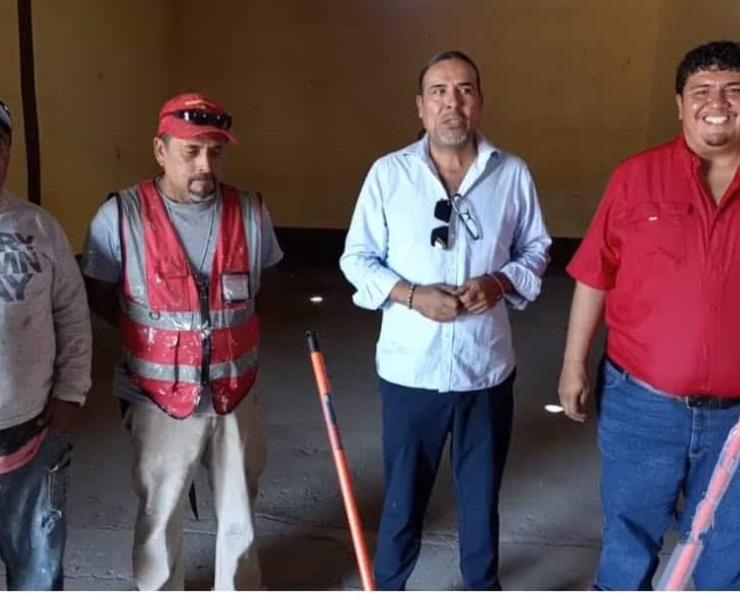 Alcalde entregó material para rehabilitar el museo
