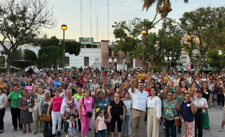 Magno festejo a las  madres por su día