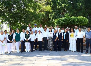 Reconocieron a los  enfermeros en su día