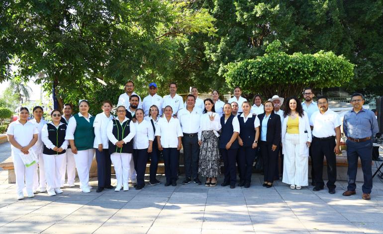 Reconocieron a los  enfermeros en su día