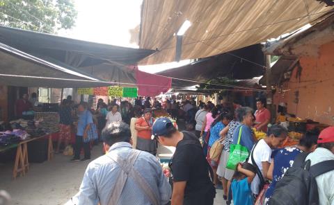 Estudiantes buscan trabajos de medio tiempo