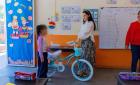 Karina Quintero  entregó bicicleta 
