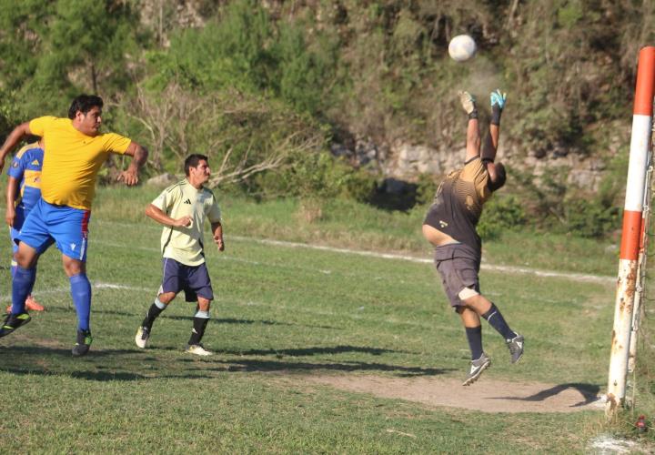 Papelería Unkaj igualó 1 a 1 al Camino Real