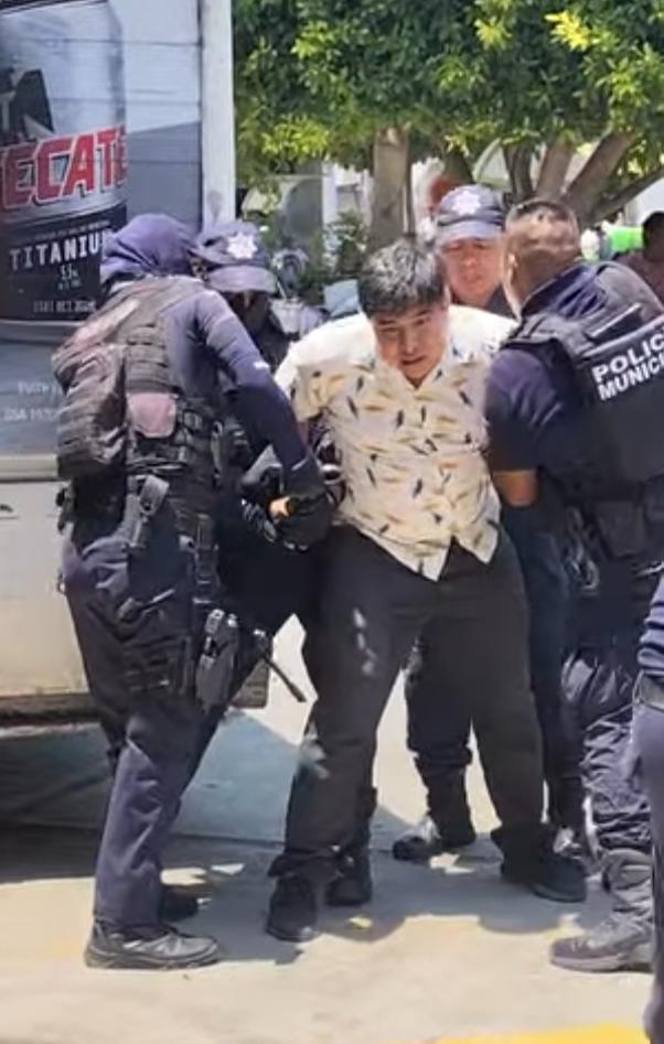 Motociclista fue detenido por agentes policiacos