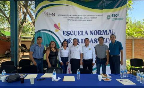 Presente Ayuntamiento en Concurso de Himno Nacional