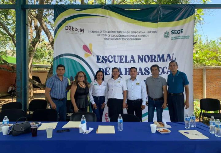 Presente Ayuntamiento en Concurso de Himno Nacional