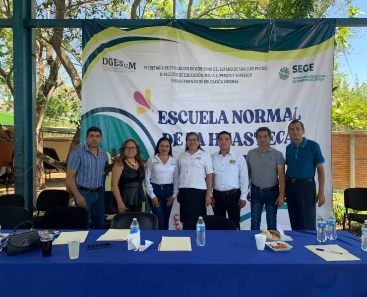 Presente Ayuntamiento en Concurso de Himno Nacional