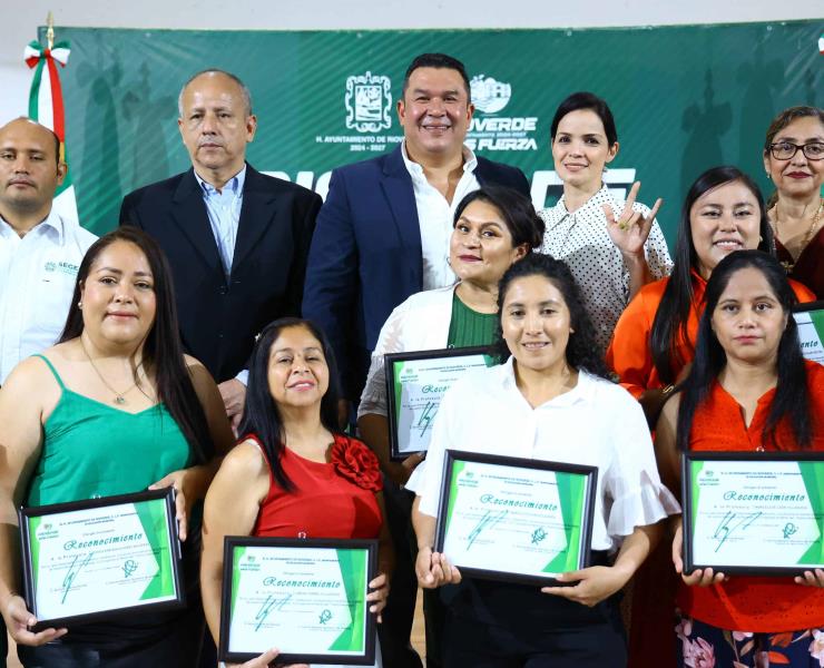 DESTACARON LABOR  DE LOS MAESTROS
