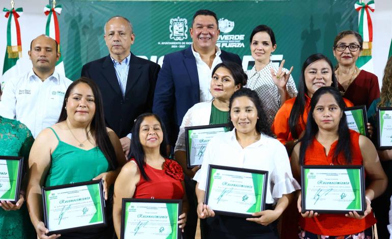 DESTACARON LABOR  DE LOS MAESTROS