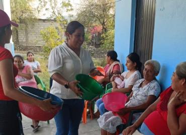 Continúa en comunidades la ruta de celebración a las madres