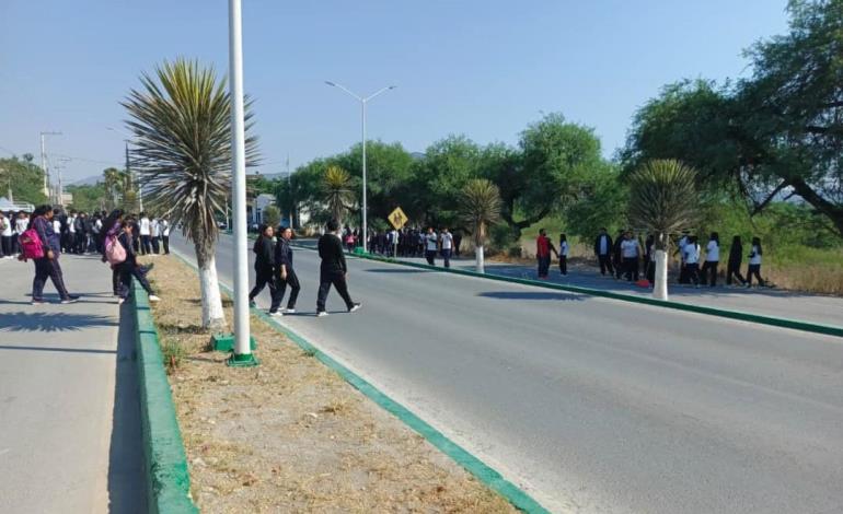 Alumnos participaron en jornada contra adiciones 