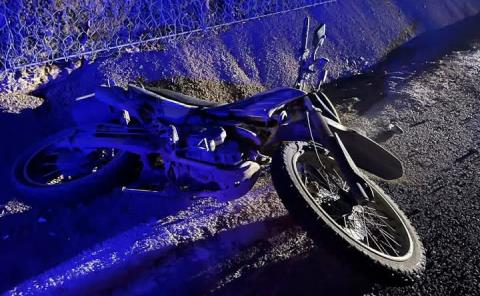 Motociclista resulta gravemente lesionado tras derrapar en Matlapa