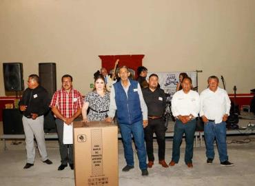 Alcaldesa reconocióla labor de docentes 