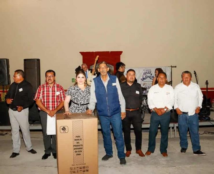 Alcaldesa reconoció
la labor de docentes 
