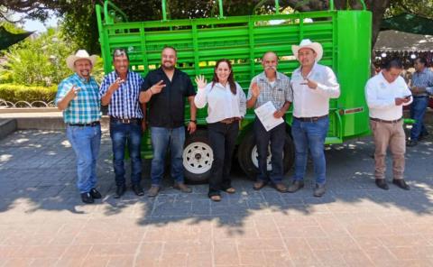 En Cerritos sí hay apoyos  para agricultores y ganaderos
